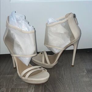 BCBGMaxAzria Cream/Nude Sheer Heels (size 6)
